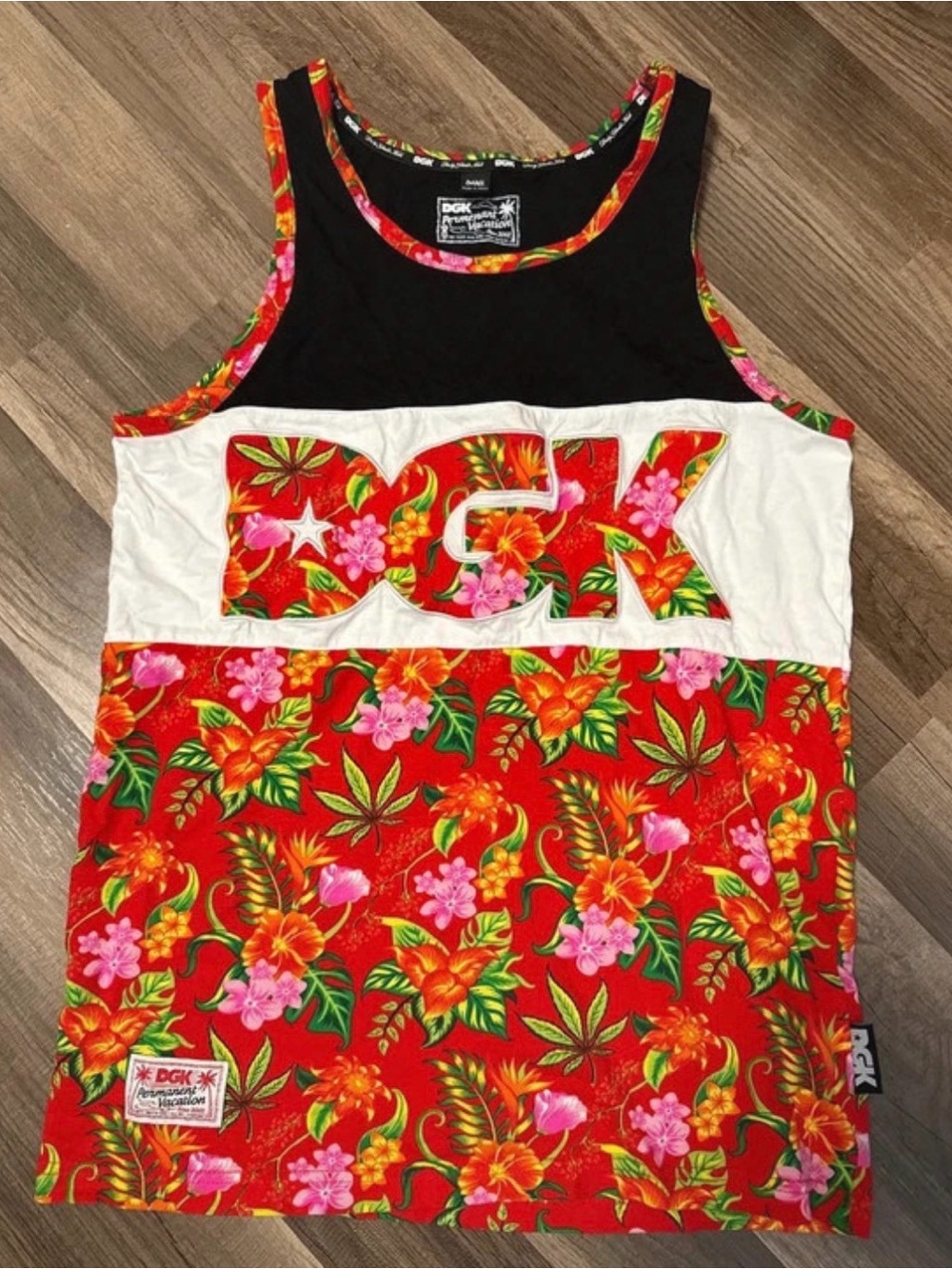 DGK permanent Vacation Tank men’s size small